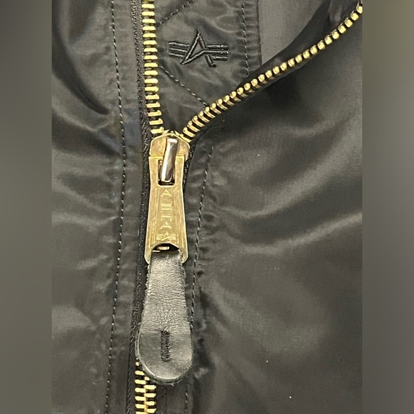 Alpha industries MA-1 Natus Bomber with removable hood black size medium - Picture 5 of 8